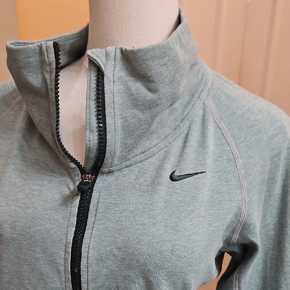 Nike Dri-Fit Full Zip Track Jacket Sweater Top Size Medium - Picture 2 of 9